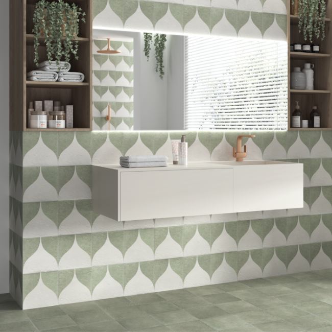 Liliana Green Decor Tile