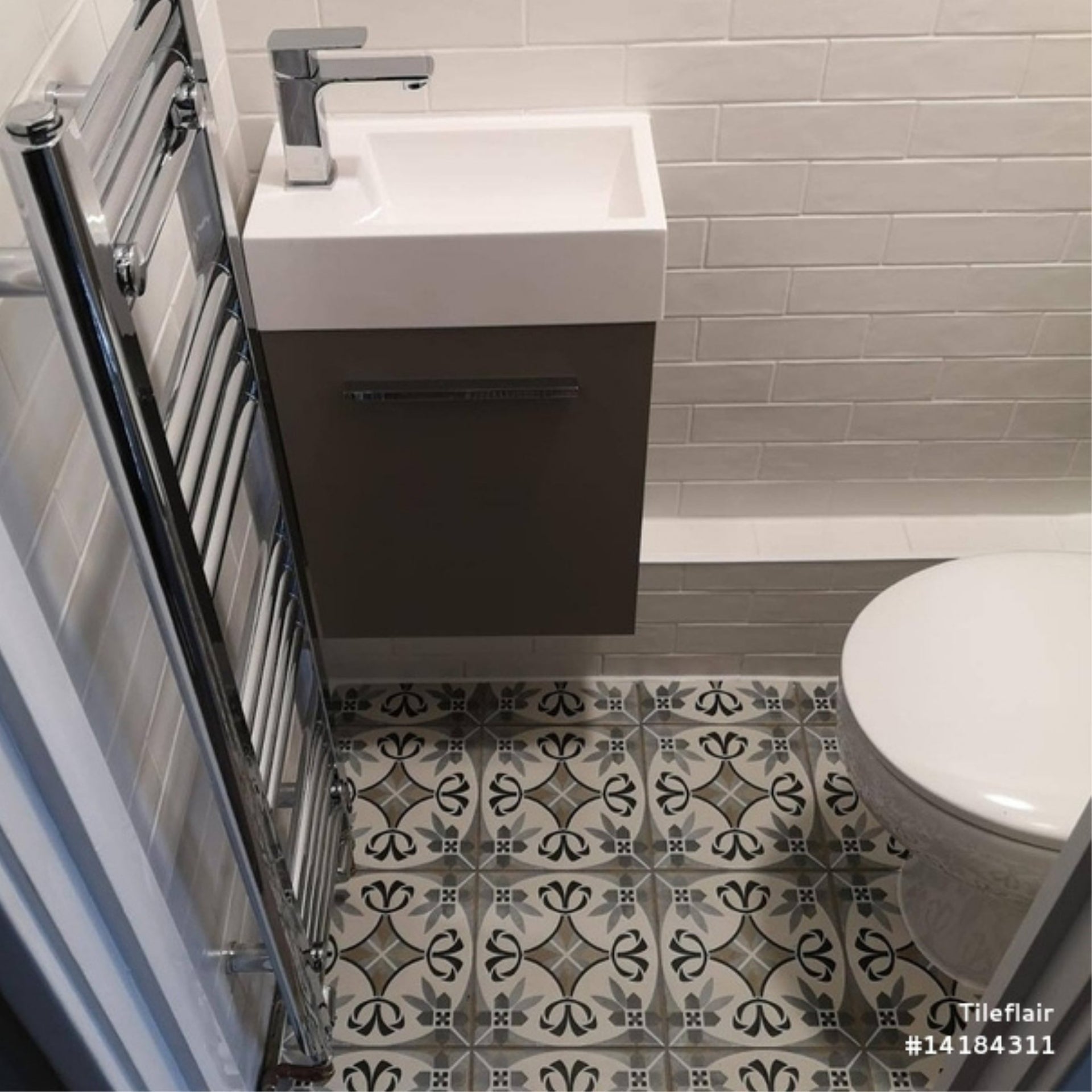 Bordeaux Dinan Patterned Tile