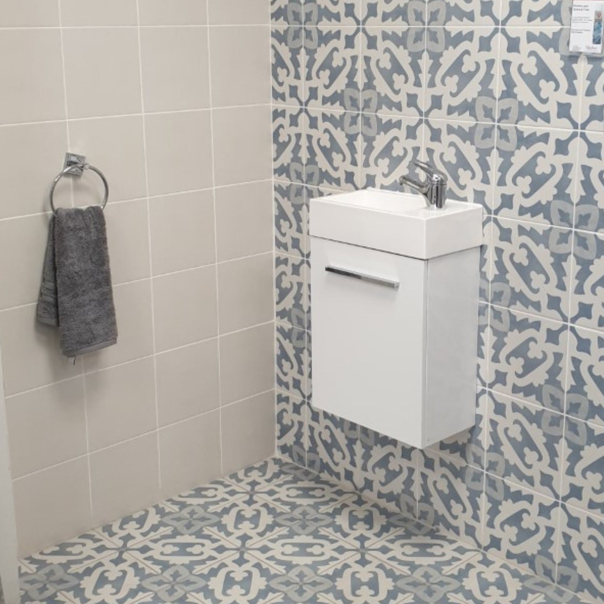 Bordeaux Toulon Patterned Tile