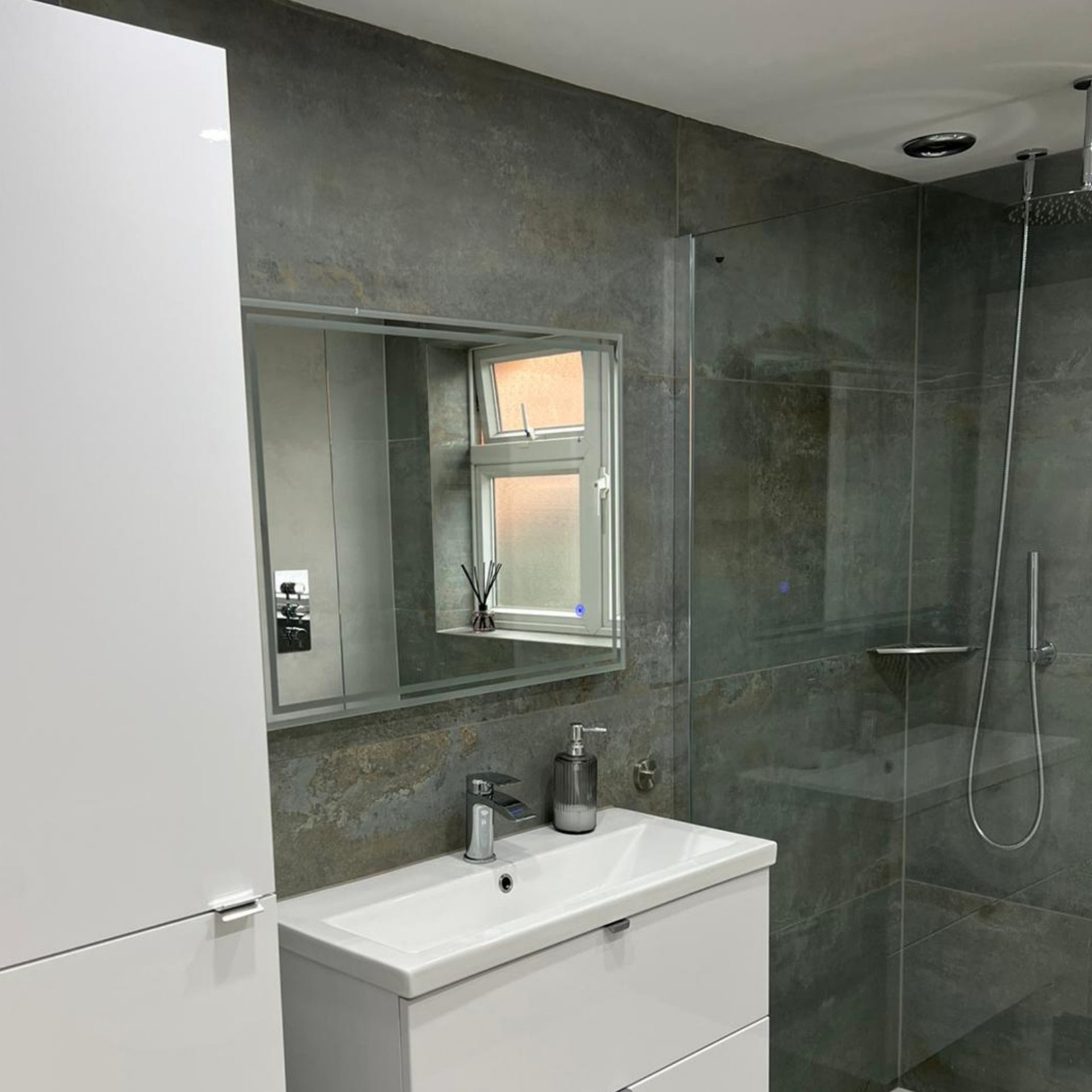 Bremen Emerald Tile - 595mm x 295mm
